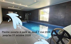 Etage à la ferme indépendant avec piscine intérieure privative